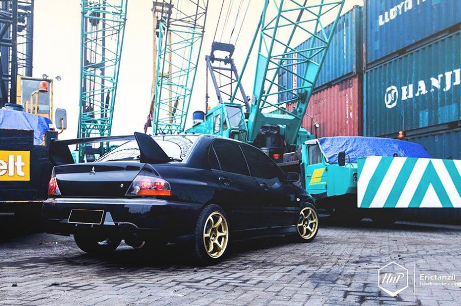  Mitsubishi Lancer Evolution IX from Surabaya 2014 года  (фото 15 из 18)